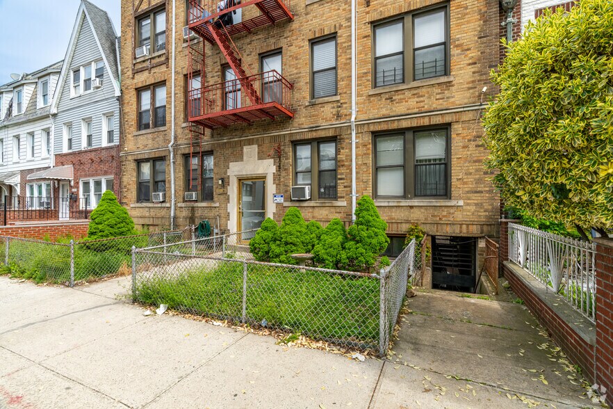 More Photos Of 21-45 23rd St, Astoria Apartments For Sale