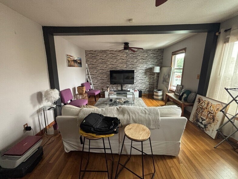 More Photos Of 218 Coggeshall St, New Bedford Storefront Retail Residential For Sale