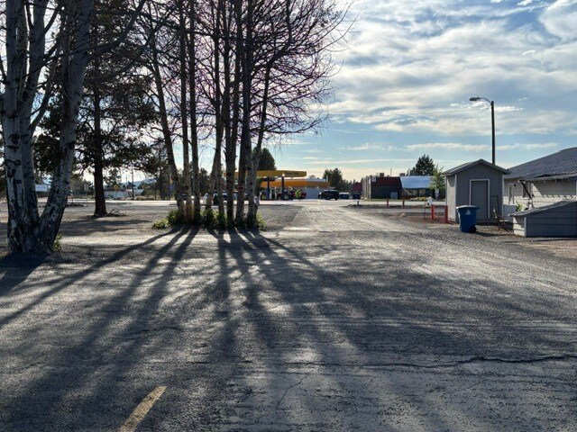 More Photos Of 51450-51456 The Dalles-California Hwy, La Pine General Retail For Sale