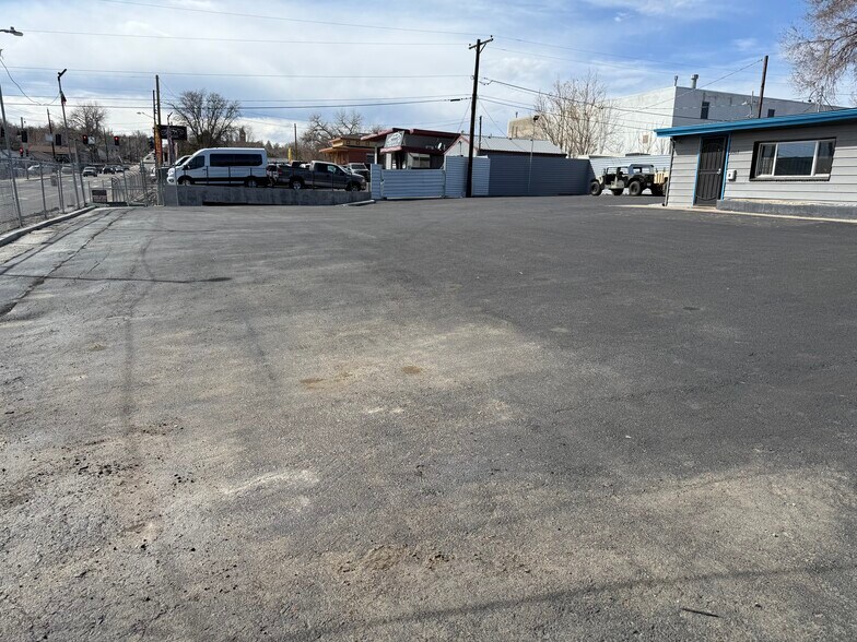 More Photos Of 2303 W Dartmouth Ave, Englewood Auto Dealership For Lease