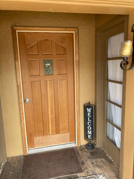 More Photos Of 202 S Hoy St, Buffalo Hotel For Sale