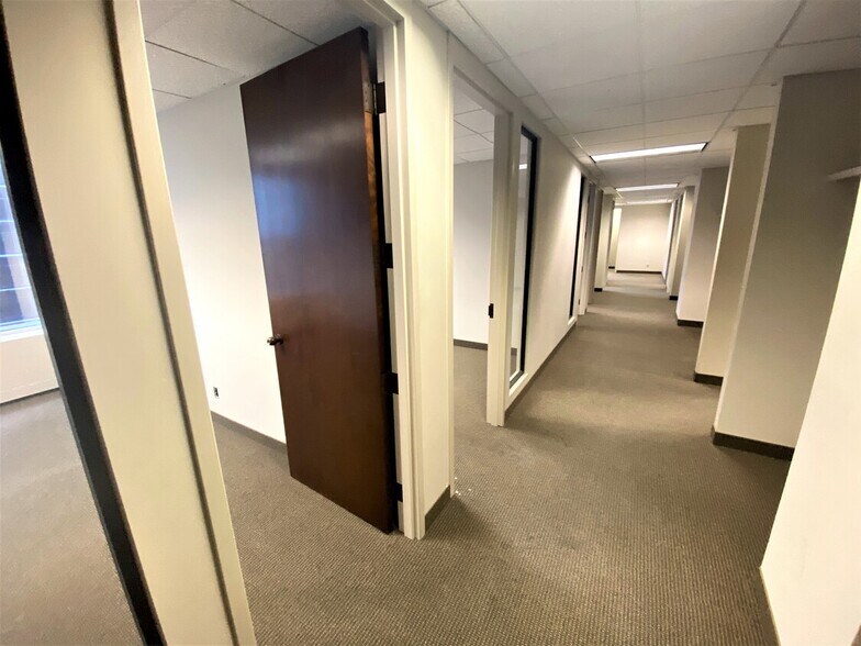 More Photos Of 500 E Main St, Norfolk Office Residential For Lease