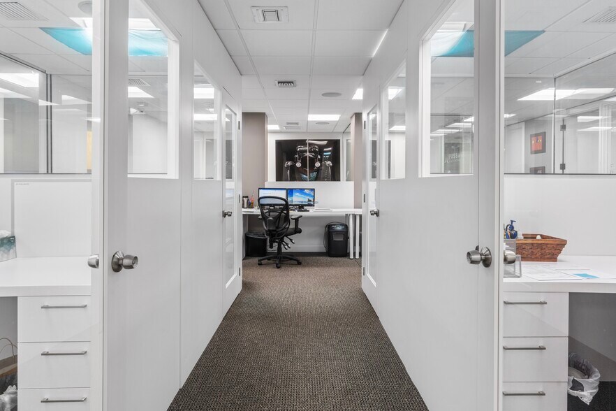 More Photos Of 701 E Commercial Blvd, Oakland Park Medical For Sale