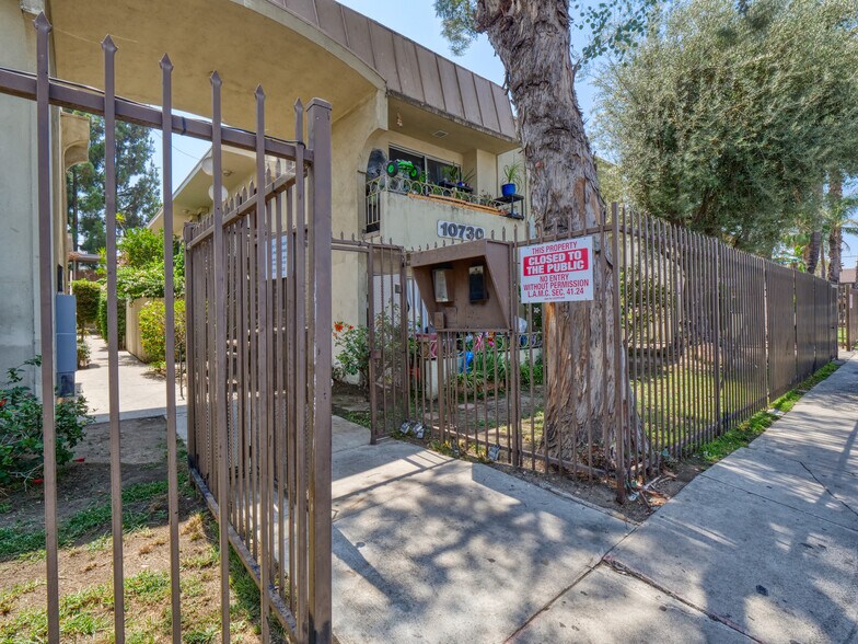 More Photos Of 10730 New Haven St, Sun Valley Apartments For Sale