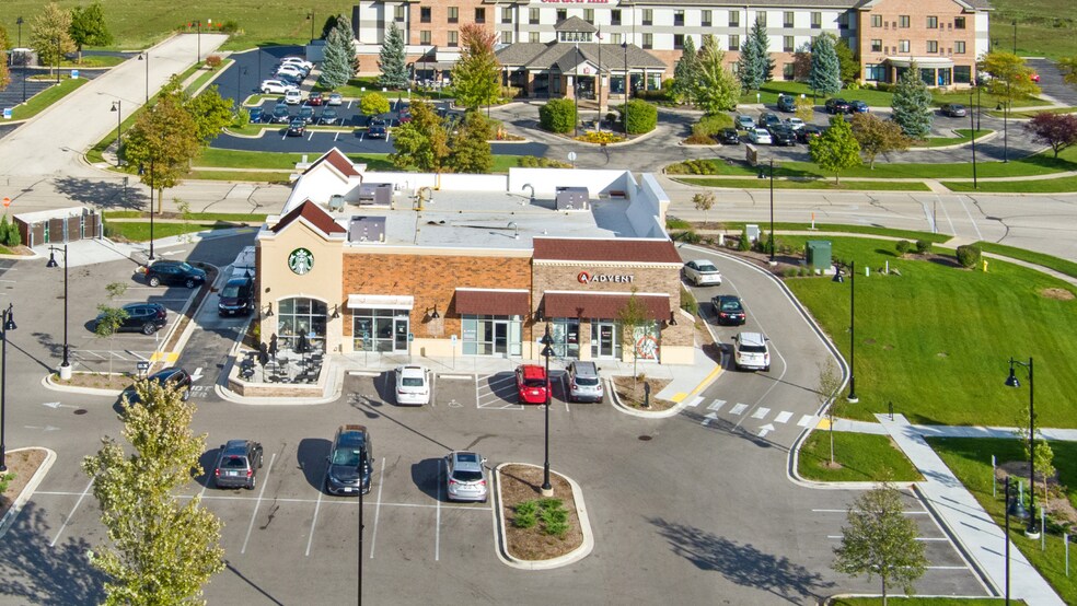 More Photos Of 1890 Old School House Rd, Oconomowoc General Retail For Lease