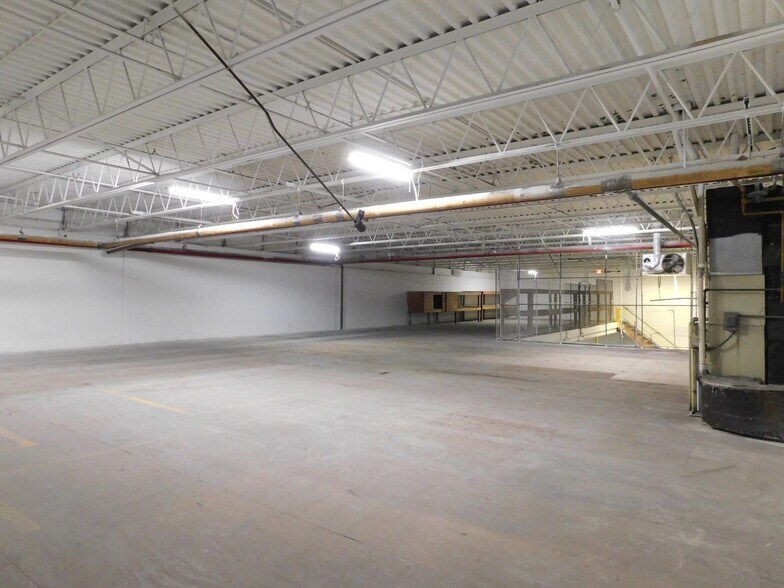 More Photos Of 325 Jay St, Coldwater Warehouse For Sale