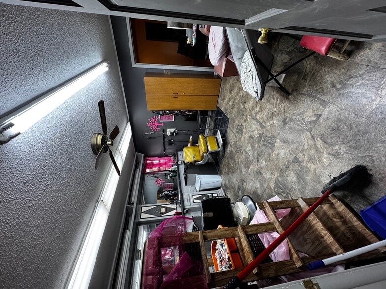 More Photos Of 1264 Hueytown Rd, Hueytown Office Residential For Sale