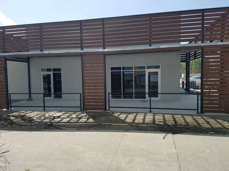 More Photos Of 2705 W Highway 30, Gonzales Freestanding For Lease