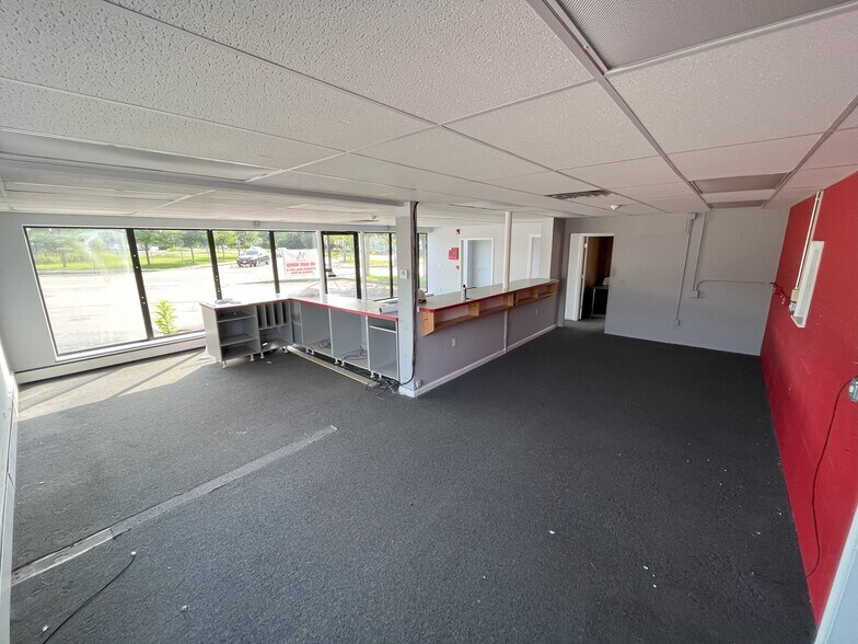 More Photos Of 317 Union St, Franklin Freestanding For Lease