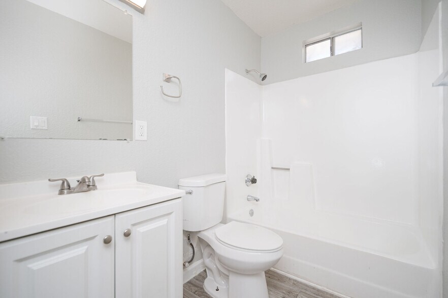 More Photos Of 3044 E Fillmore St, Phoenix Apartments For Sale