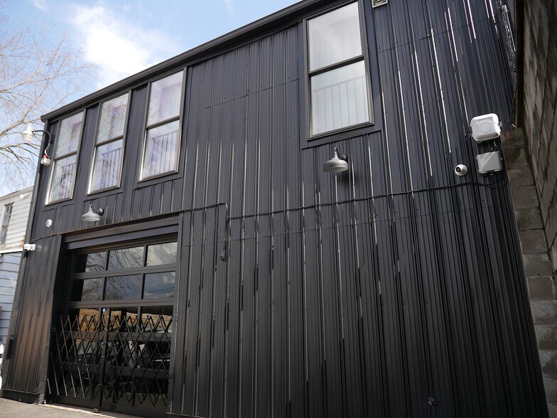 More Photos Of 1110 Logan St, Louisville Storefront Retail Residential For Sale