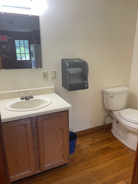 More Photos Of 685 South St, Wrentham Unknown For Lease