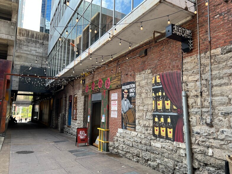 More Photos Of 162 Printers Aly, Nashville Storefront For Lease