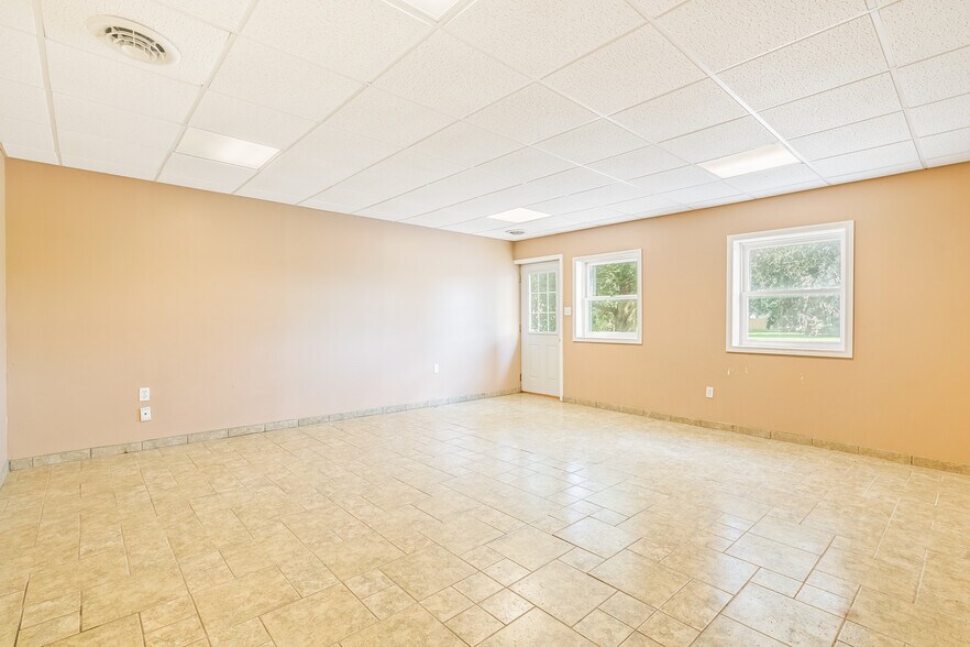 More Photos Of 503 E Russell Rd, Tecumseh Specialty For Sale