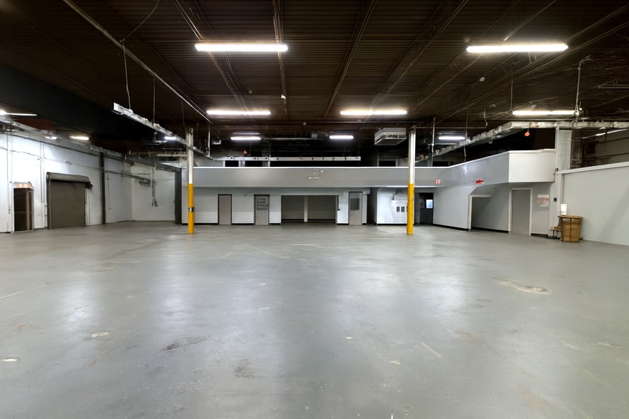 More Photos Of 270 Andrews Rd, Trevose Warehouse For Lease