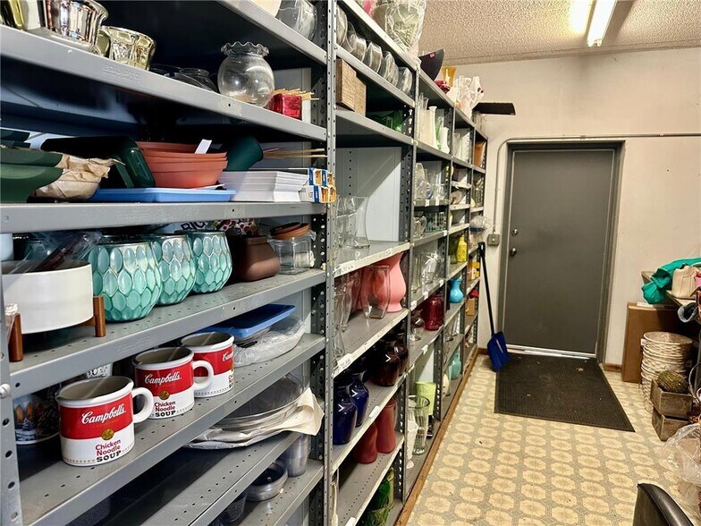 More Photos Of 605 1st St, Princeton Storefront For Sale