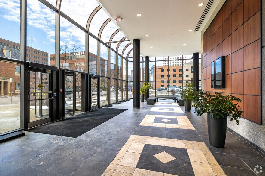 More Photos Of 301 E Main St, Lexington Office For Lease