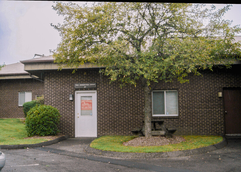 Primary Photo Of 375 Morgan Ln, West Haven Office For Sale