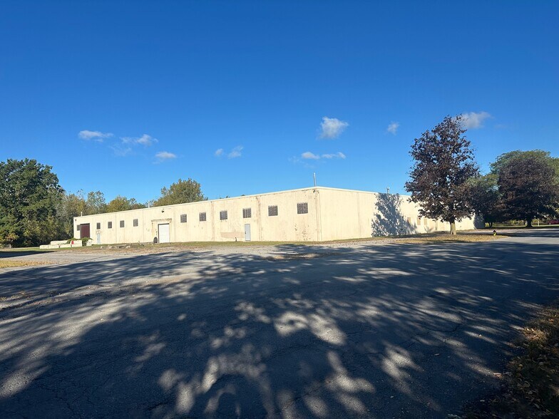 More Photos Of 5 Pruyn's Island Dr, Glens Falls Unknown For Lease