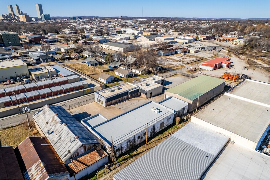 More Photos Of 807 S Xanthus Ave, Tulsa Warehouse For Lease