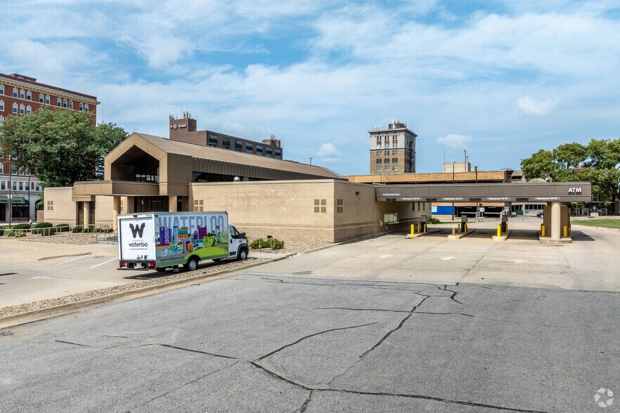 More Photos Of 191 W 5th St, Waterloo Bank For Sale