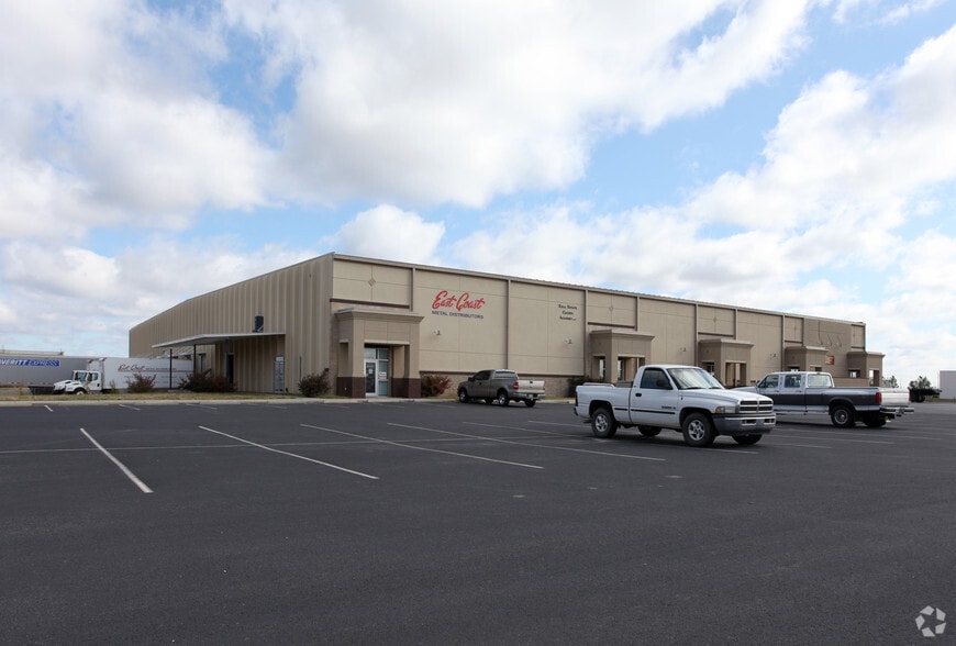 More Photos Of 150 Osigian Blvd, Warner Robins Distribution For Lease