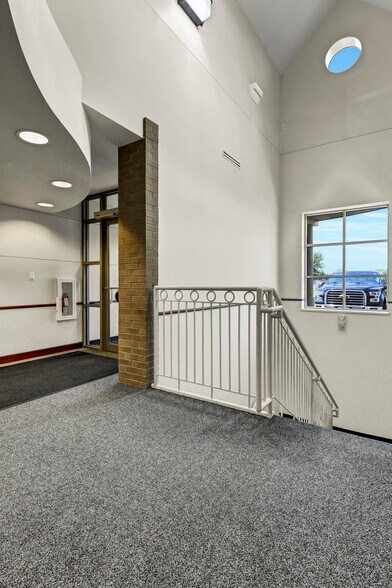 More Photos Of 1511 Northway Dr, Saint Cloud Medical For Sale