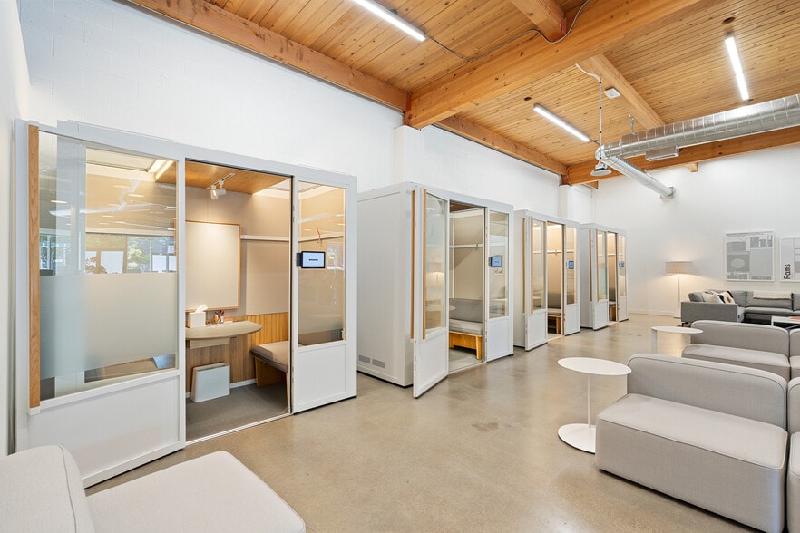 More Photos Of 2705-2717 SE Ankeny St, Portland Loft Creative Space For Sale