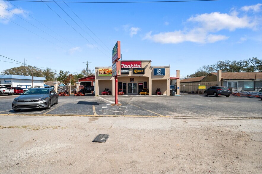 More Photos Of 7941 N Armenia Ave, Tampa Freestanding For Lease