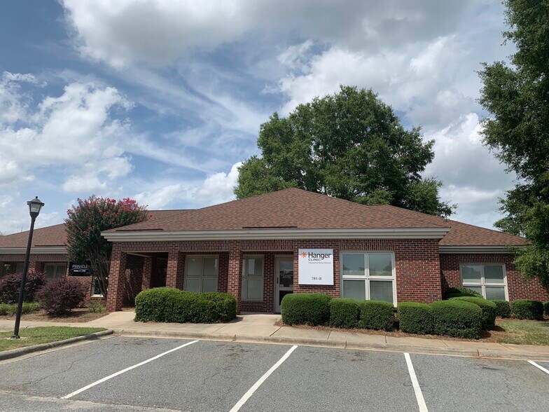 More Photos Of 701 E Roosevelt Blvd, Monroe Medical For Lease