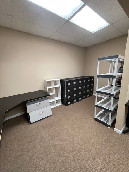 More Photos Of 27 Gary St, Carnegie Light Distribution For Lease