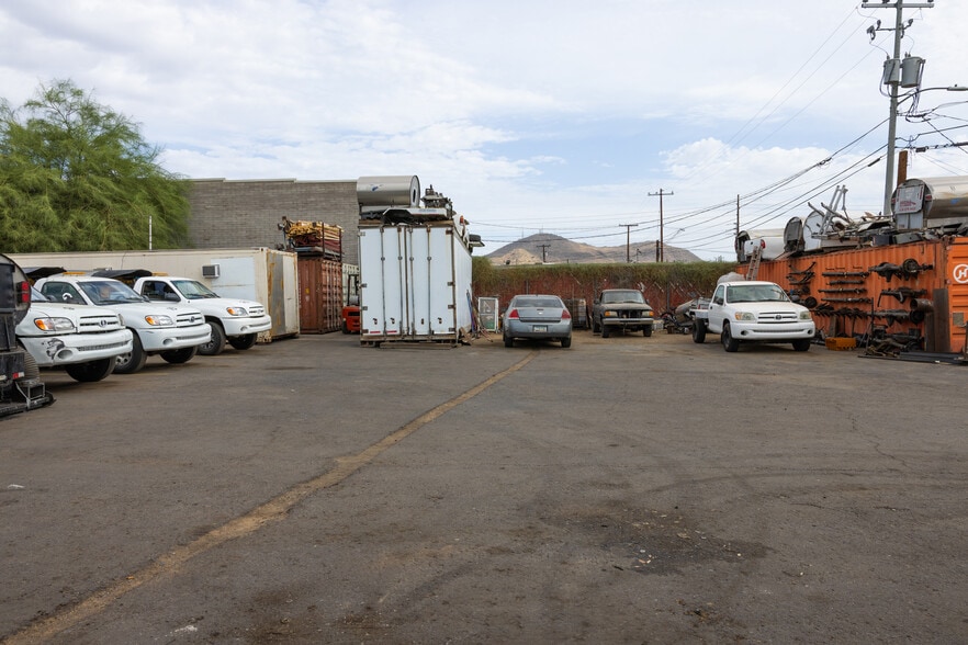 More Photos Of 9232 N 11th Ave, Phoenix Warehouse For Sale