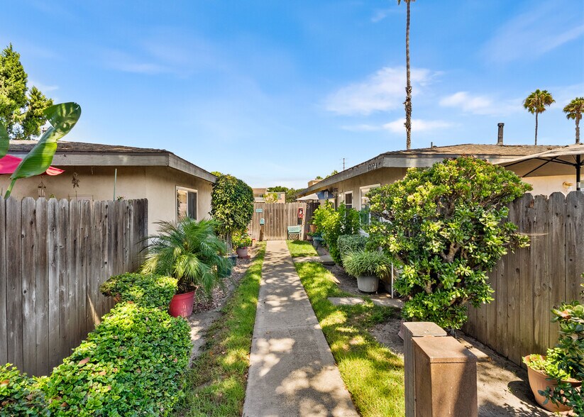 More Photos Of 17062-17104 B Lane, Huntington Beach Apartments For Sale