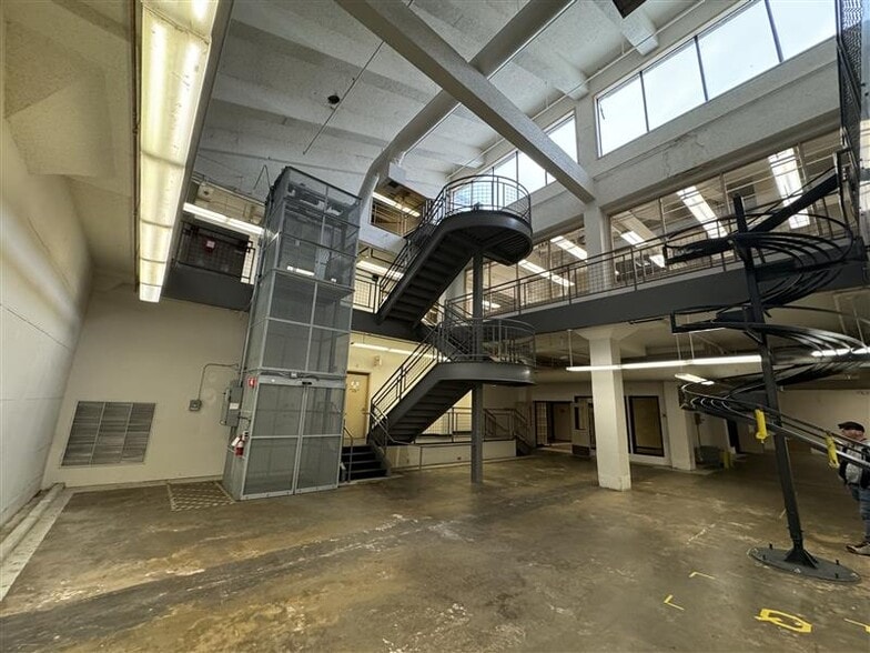 More Photos Of 6600 N Baltimore Ave, Portland Warehouse For Sale