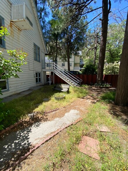 More Photos Of 23597 Manzanita, Crestline Specialty For Lease