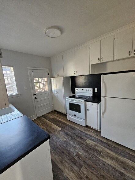 More Photos Of 101 Marshall Ter, Danville Apartments For Sale