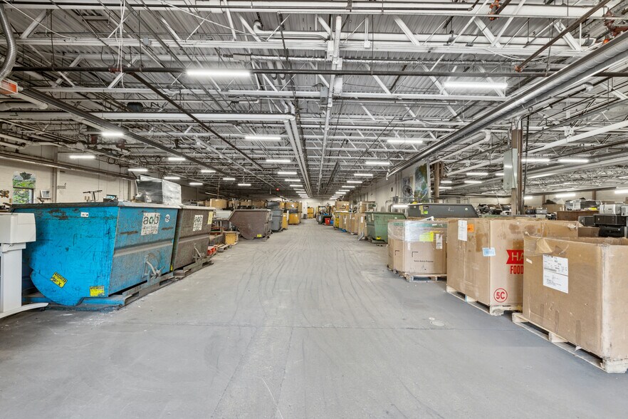 More Photos Of 122 Avenue of Industry, Waterbury Distribution For Sale