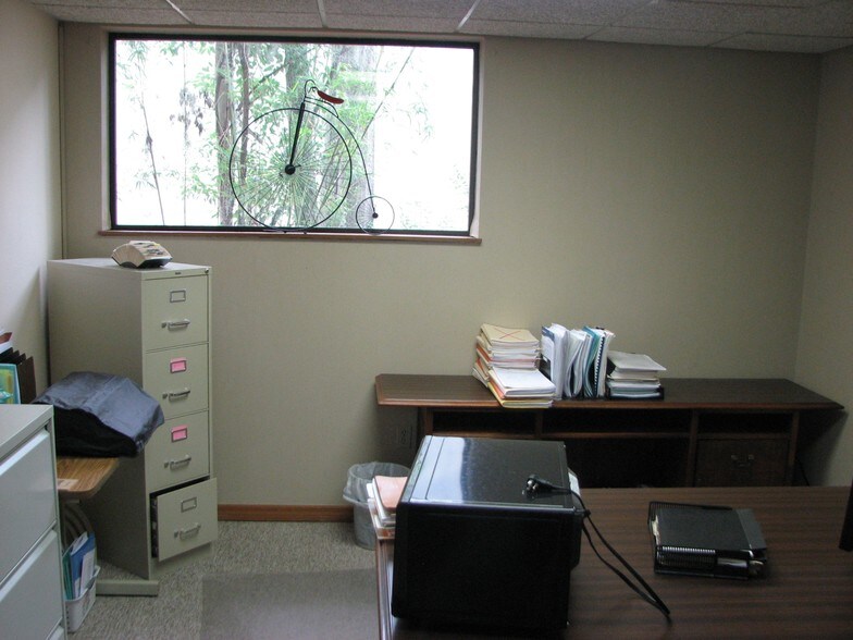 More Photos Of 3221 NW 13th St, Gainesville Office For Sale