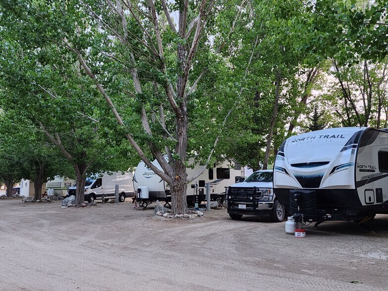 More Photos Of 7990 Highway 264, Dyer Trailer Camper Park For Sale