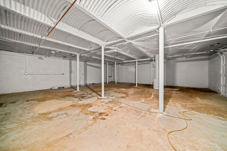 More Photos Of 318 Hazard Ave, Enfield Auto Repair For Sale