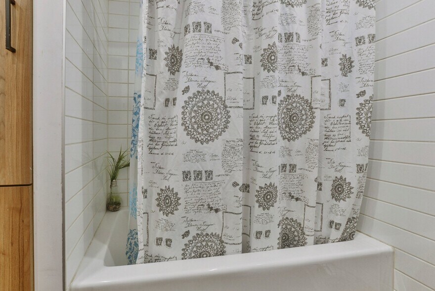 More Photos Of 1 St Perron, Repentigny Apartments For Sale