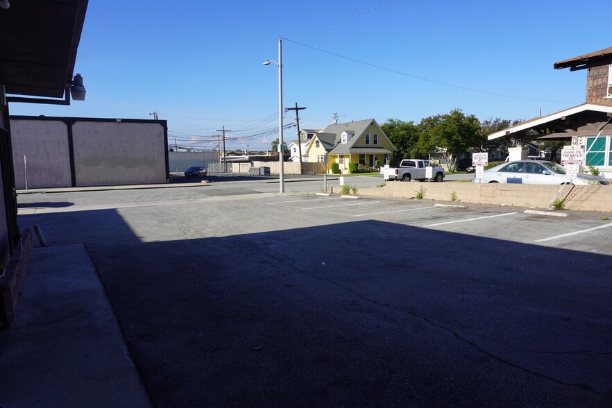 More Photos Of 143 S Citrus Ave, Covina Storefront For Lease