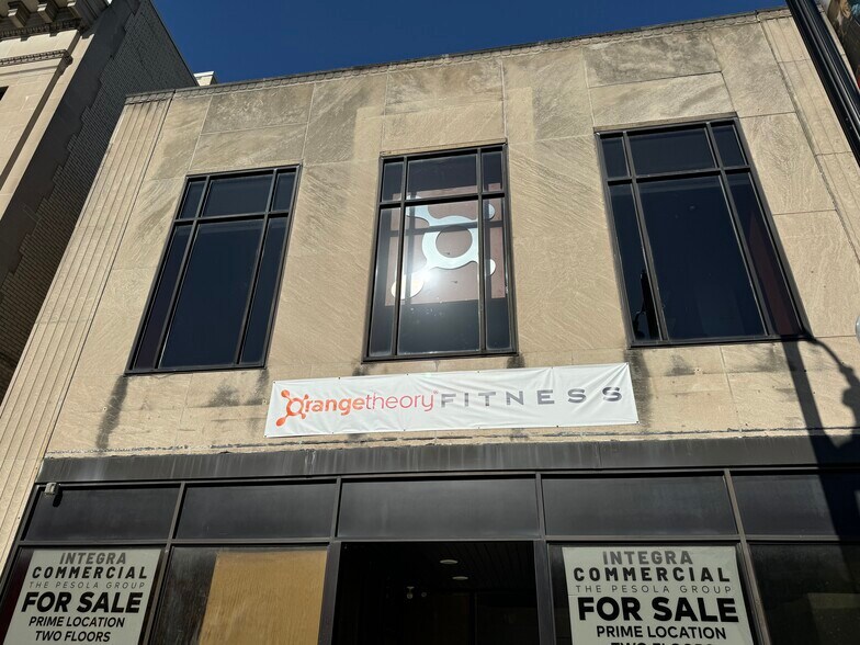 More Photos Of 1040-1044 Lake St, Oak Park Storefront Retail Office For Lease