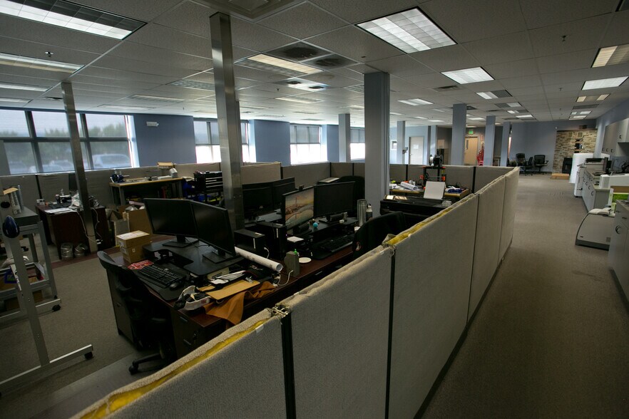 More Photos Of 600 Sanders St, Scranton Warehouse For Lease