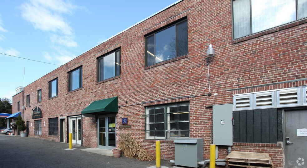 More Photos Of 152 Commonwealth Ave, Concord Flex For Lease