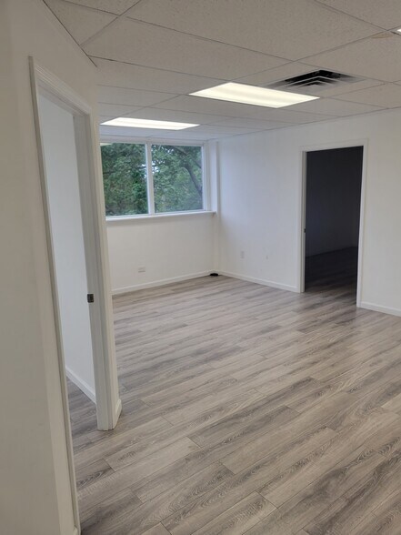 More Photos Of 15302 Baisley Blvd, Jamaica Loft Creative Space For Lease
