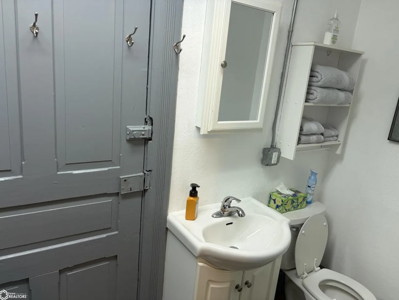 More Photos Of 104 N 16th St, Clarinda Hospitality For Sale