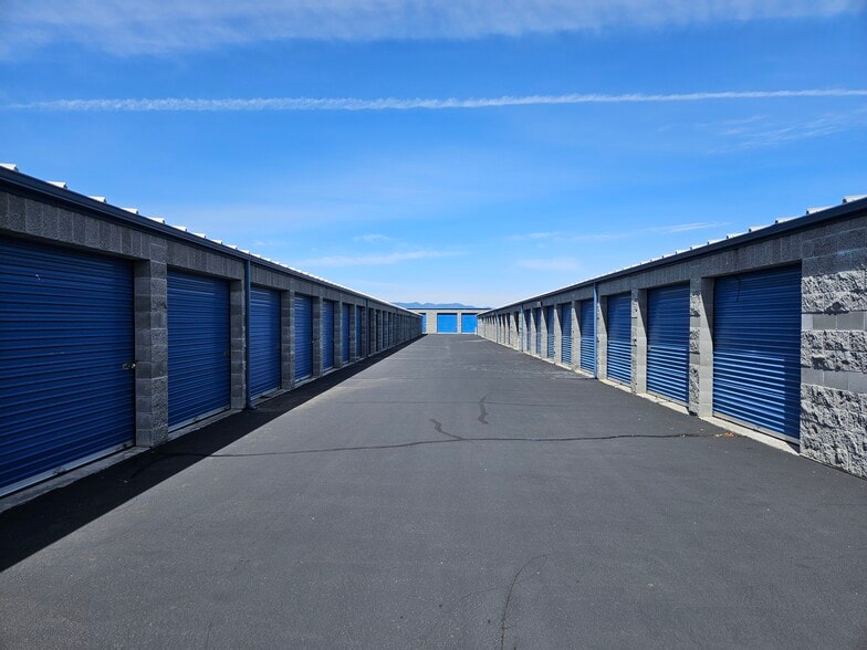Primary Photo Of 1060 Dillon Way, Central Point Self Storage For Sale