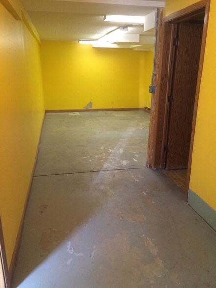 More Photos Of 1520 Knox St, Lincoln Office For Sale
