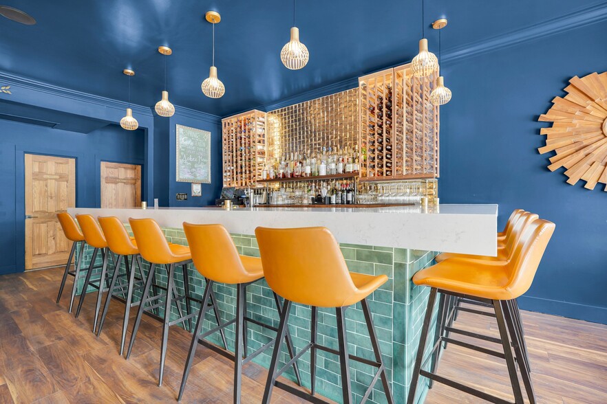 More Photos Of 2312 Abercorn St, Savannah Storefront Retail Residential For Sale